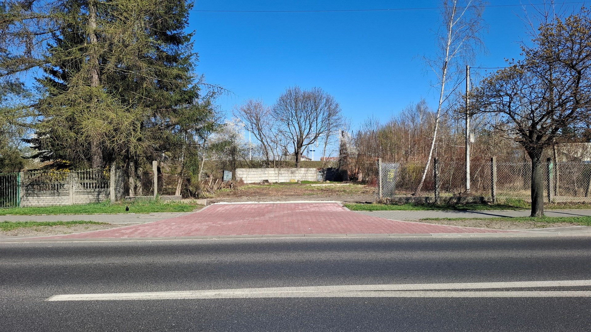 Działka na sprzedaż