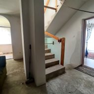 Dom na sprzedaż